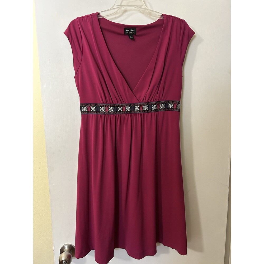 Nicole by Nicole Miller Fushia V-Neck Cap Sleeve Embroidered Waist Dress 6